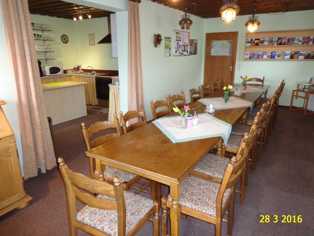 Gasthof - Pension Schamberger Нойкирхен-байм-Хайлиген-Блут Экстерьер фото